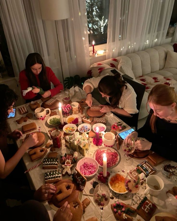 Arkadaşlar puzzle yapıyor veya lego inşa ediyor